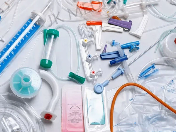 Quale plastica viene utilizzata nell'iniezione?